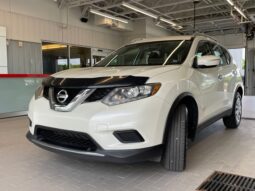 
										2015 Nissan Rogue S AWD full									