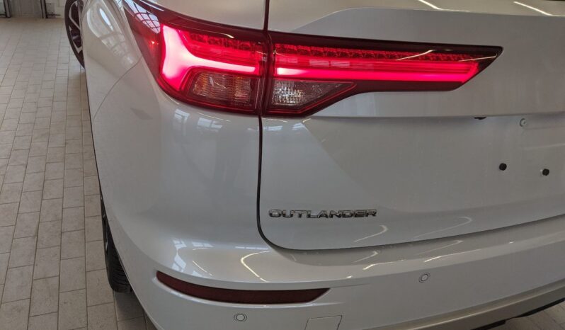 
								2024 Mitsubishi Outlander GT Premium full									