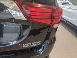 
										2019 Mitsubishi OUTLANDER PHEV LE AWD full									