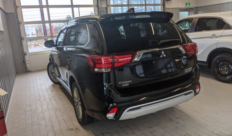 
								2019 Mitsubishi OUTLANDER PHEV LE AWD full									