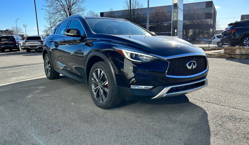 
								2018 Infiniti QX30 S full									