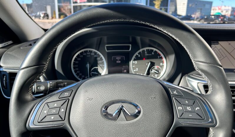 
								2018 Infiniti QX30 S full									