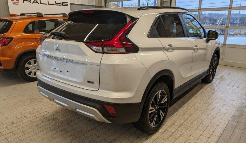 
								2024 Mitsubishi ECLIPSE CROSS SEL full									