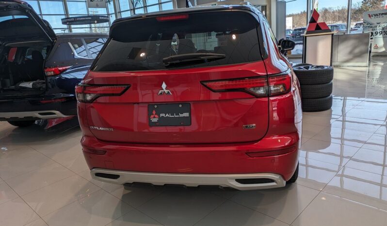 
								2024 Mitsubishi Outlander GT full									