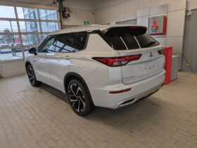 2024 Mitsubishi Outlander Plug-In Hybrid GT