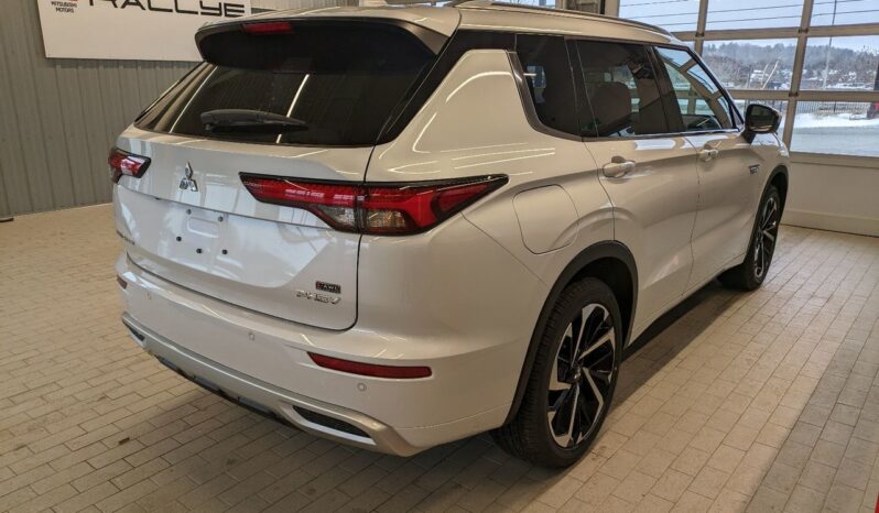 
								2024 Mitsubishi Outlander Plug-In Hybrid GT full									