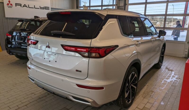 
								2024 Mitsubishi Outlander GT Premium full									