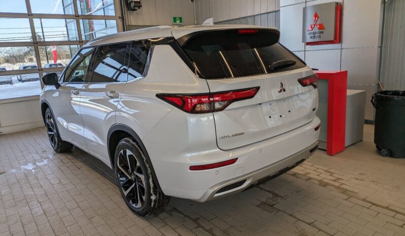 
								2024 Mitsubishi Outlander GT Premium full									