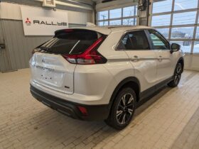 2024 Mitsubishi ECLIPSE CROSS ES