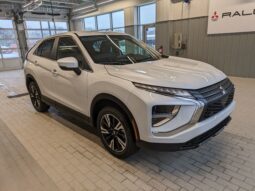 
										2024 Mitsubishi ECLIPSE CROSS ES full									