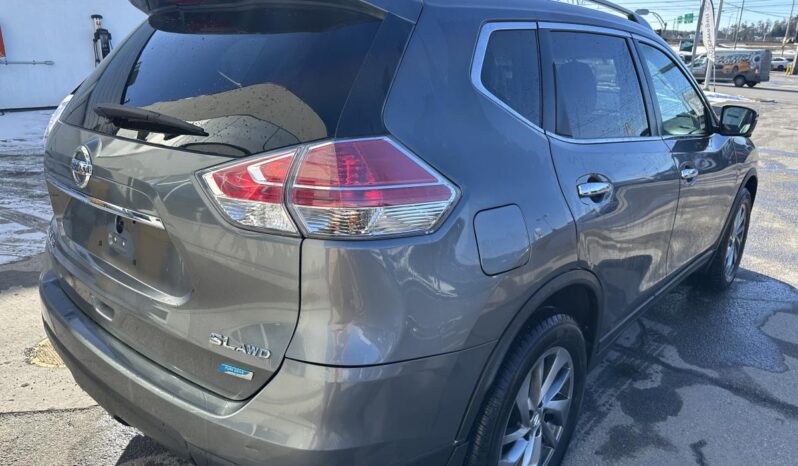 
								2015 Nissan Rogue Traction intégrale 4 portes SV full									