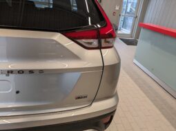 
										2024 Mitsubishi ECLIPSE CROSS SE full									