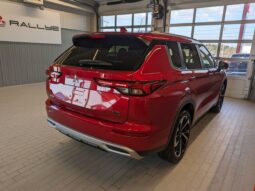 
										2024 Mitsubishi Outlander SEL full									