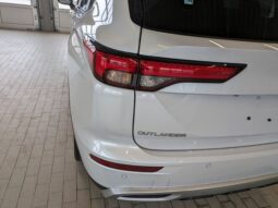 
										2024 Mitsubishi Outlander SEL full									