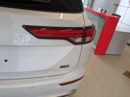 
										2024 Mitsubishi Outlander SEL full									