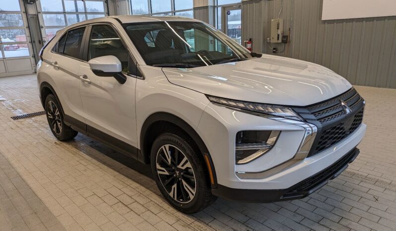 
								2024 Mitsubishi ECLIPSE CROSS ES full									