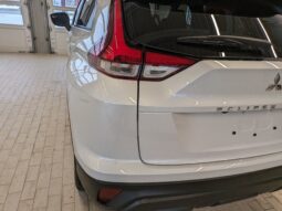 
										2024 Mitsubishi ECLIPSE CROSS ES full									