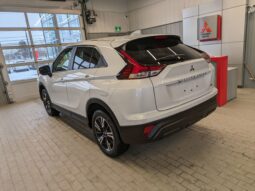 
										2024 Mitsubishi ECLIPSE CROSS ES full									