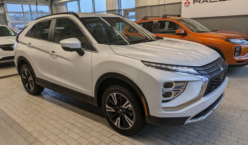 
								2024 Mitsubishi ECLIPSE CROSS SEL full									