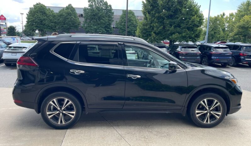 
								2019 Nissan Rogue Sv full									