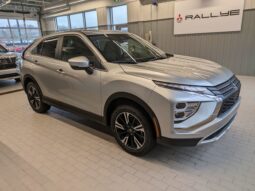 
										2024 Mitsubishi ECLIPSE CROSS SE full									