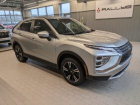 2024 Mitsubishi ECLIPSE CROSS SE