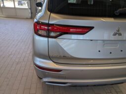 
										2024 Mitsubishi Outlander Plug-In Hybrid SEL full									