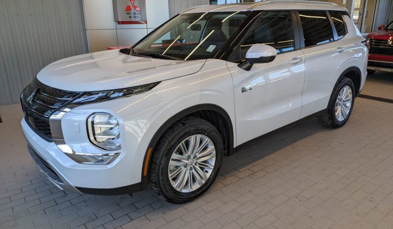 2024 Mitsubishi Outlander Plug-In Hybrid LE - Neuf VUS - VIN: JA4T5VA9XRZ628966 - Rallye Mitsubishi Gatineau