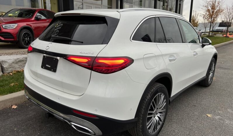 
								2024 Mercedes-Benz GLC300 4MATIC SUV full									