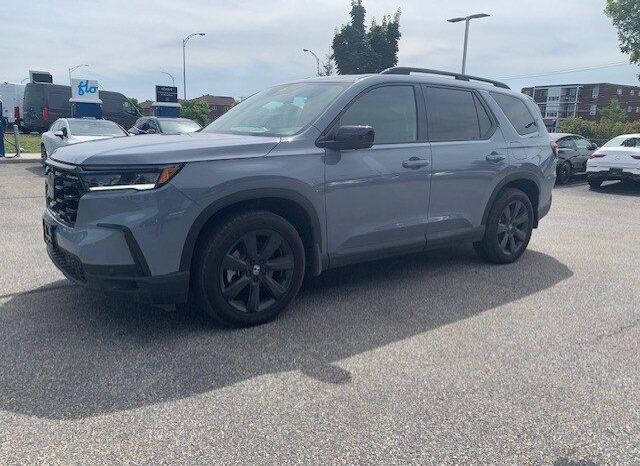 
								2025 Honda Pilot Black Edition full									