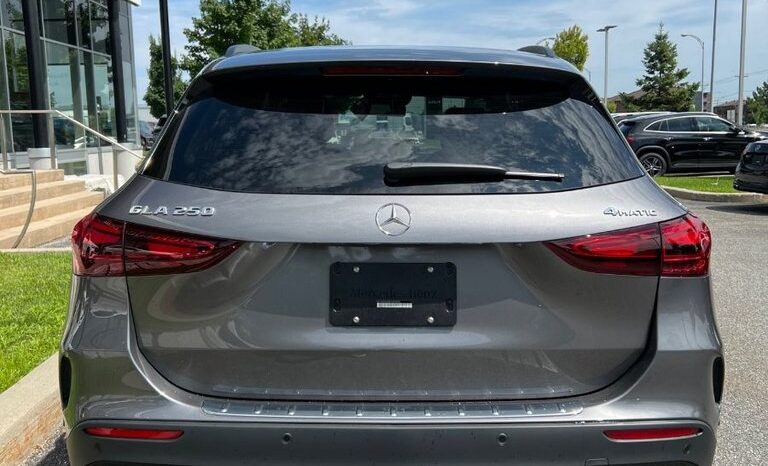 
								2025 Mercedes-Benz GLA 250 4MATIC full									