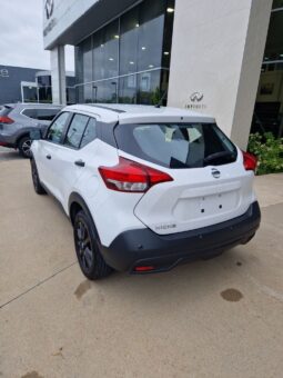 
										2020 Nissan KICKS S full									