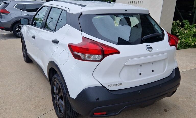 
								2020 Nissan KICKS S full									