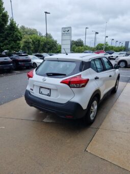 
										2019 Nissan KICKS S full									