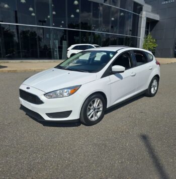 2018 Ford Focus SE - Occasion À hayon - VIN: 1FADP3K27JL305806 - Elite Mazda Gatineau