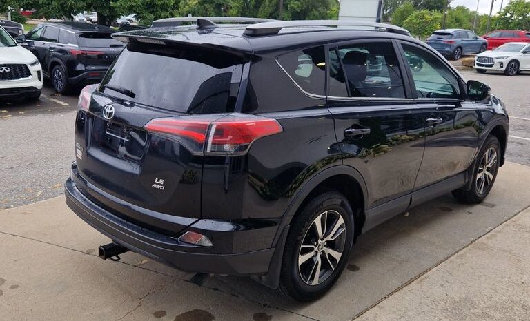 
								2018 Toyota RAV4 LE full									