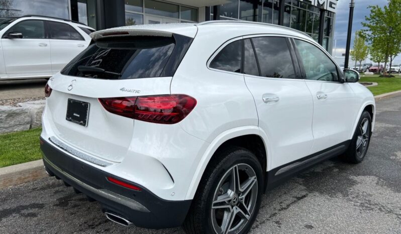 
								2024 Mercedes-Benz GLA250 4MATIC SUV full									