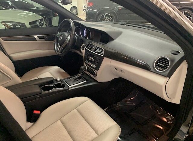 
								2014 Mercedes-Benz C300 4MATIC Sedan full									