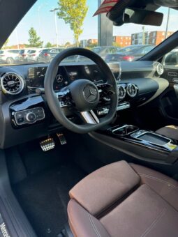 
										2025 Mercedes-Benz CLA CLA 250 4MATIC full									