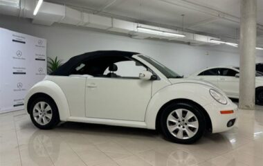 2010 Volkswagen Beetle Convertible Comfortline 2.5L 6sp at Tip