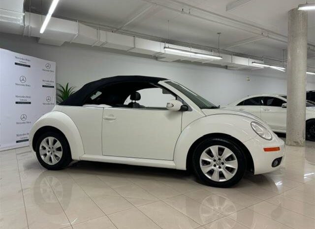 2010 Volkswagen Beetle Convertible Comfortline 2.5L 6sp at Tip - Occasion Cabriolet - VIN: 3VWRW2AL8AM010782 - Mercedes-Benz Gatineau