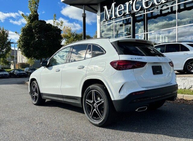 
								2025 Mercedes-Benz GLA 250 4MATIC full									