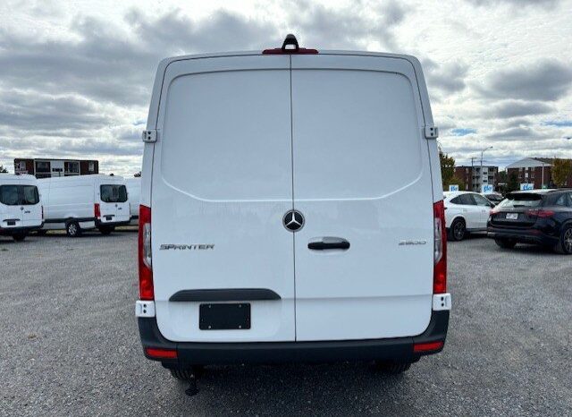 
								2024 Mercedes-Benz Sprinter 2500 144 Wheelbase Standard Roof RWD full									