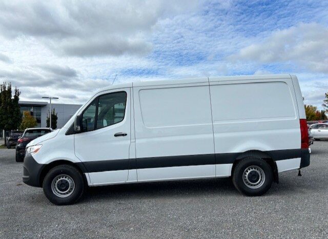 
								2024 Mercedes-Benz Sprinter 2500 144 Wheelbase Standard Roof RWD full									