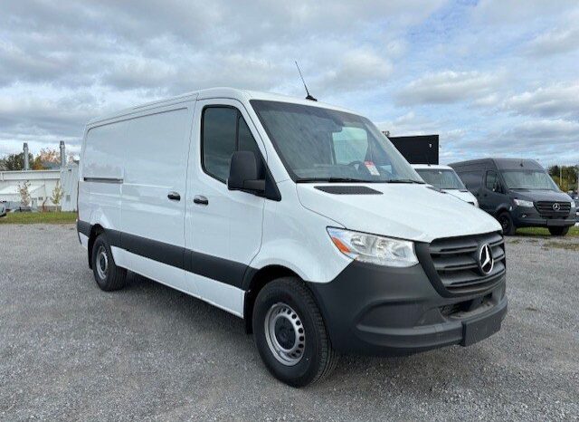 
								2024 Mercedes-Benz Sprinter 2500 144 Wheelbase Standard Roof RWD full									