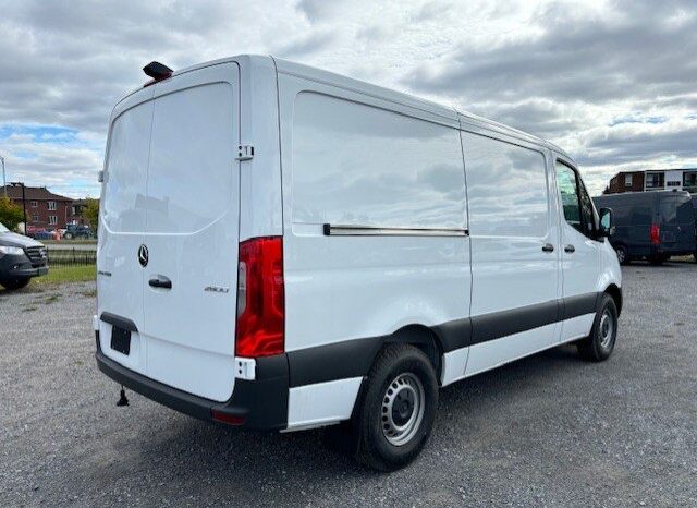 
								2024 Mercedes-Benz Sprinter 2500 144 Wheelbase Standard Roof RWD full									