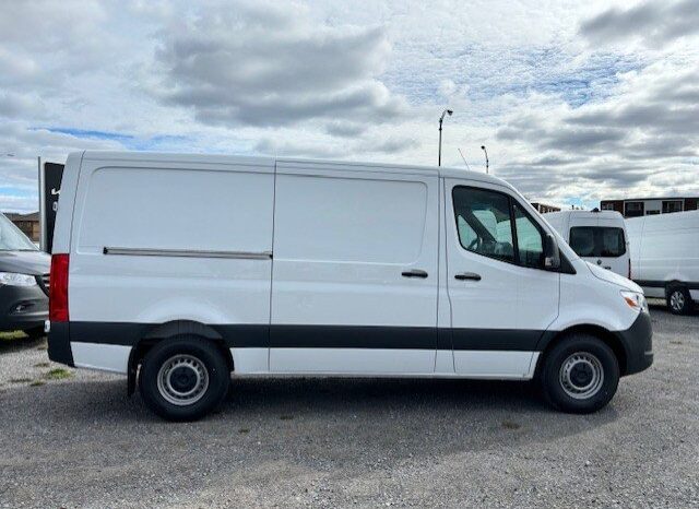 
								2024 Mercedes-Benz Sprinter 2500 144 Wheelbase Standard Roof RWD full									