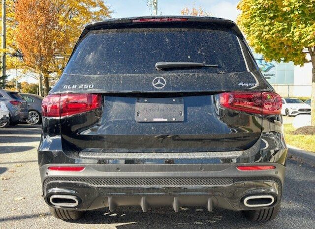 
								2025 Mercedes-Benz GLB 250 4MATIC full									