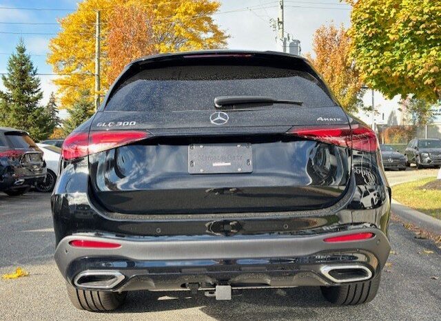 
								2025 Mercedes-Benz GLC 300 4MATIC full									