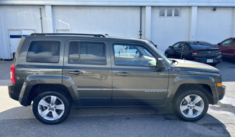 
								2015 Jeep Patriot 4 RM, 4 portes, North full									